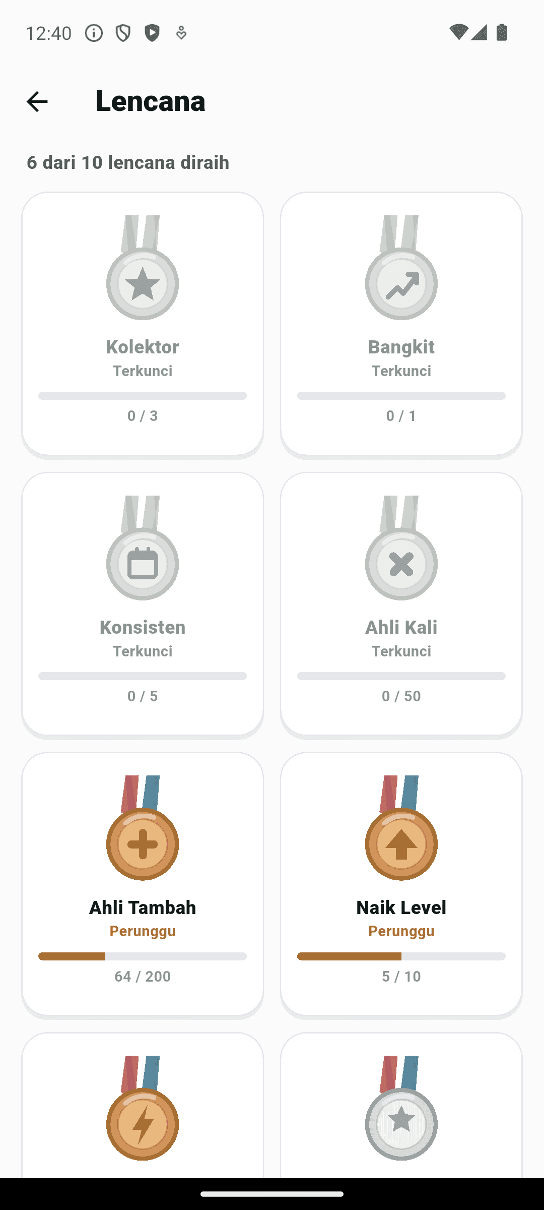 Layar lencana Kepokids menampilkan grid pencapaian bertingkat